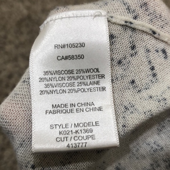 Joie Sweater Size XS Cream Beige Reptile Snake Skin Print - Picture 7 of 11